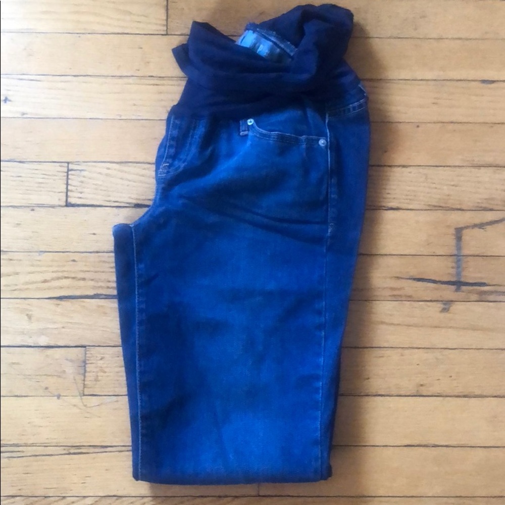 Gap full panel girlfriend maternity jeans
